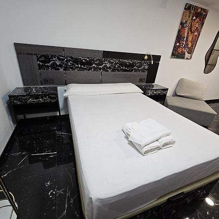 Apartamentos Benidorm Black Екстер'єр фото