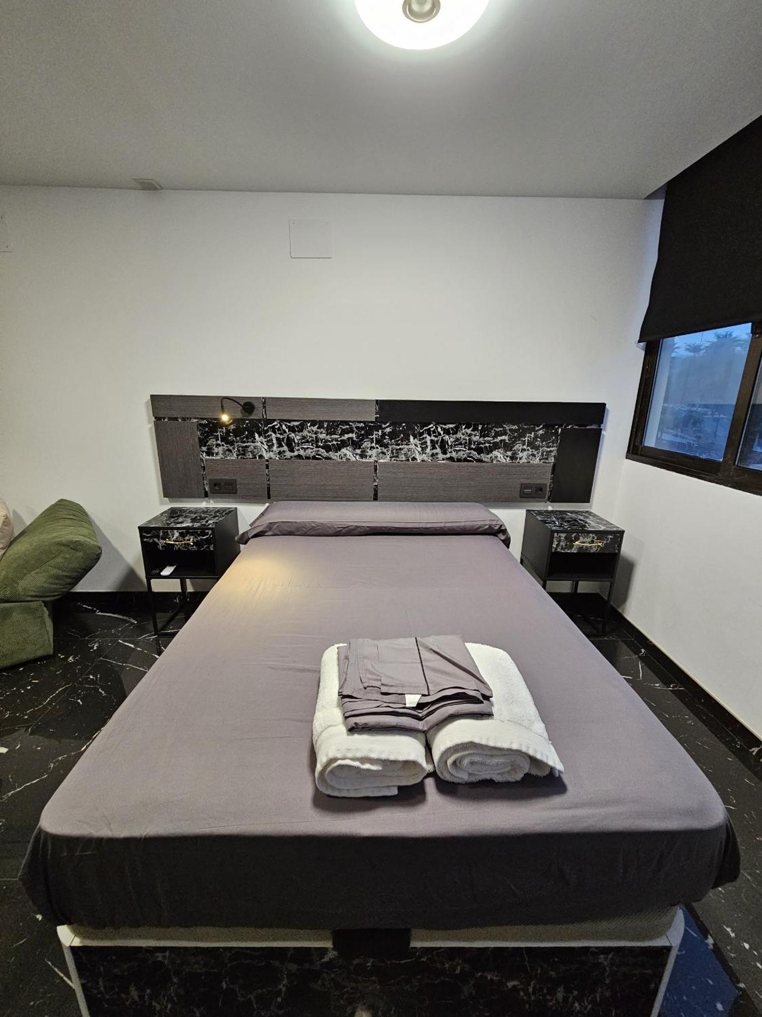Apartamentos Benidorm Black Екстер'єр фото